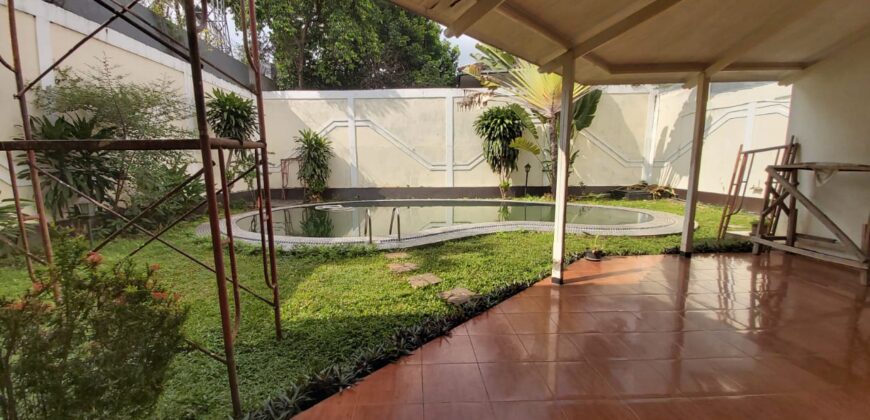 Rumah Klasik Area Kemang