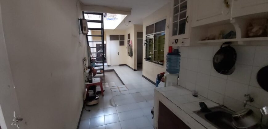 Rumah Klasik Area Kemang