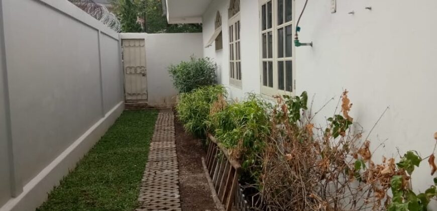 Rumah Lokasi Strategis di dalam Komplek Kemang Timur
