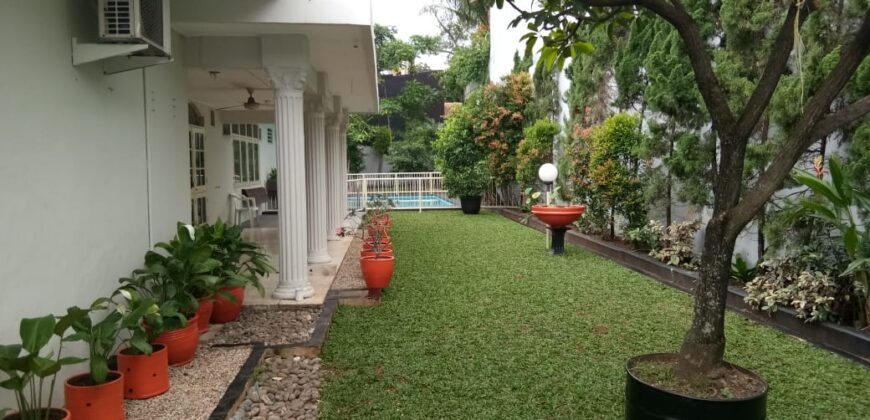 Rumah Lokasi Strategis di dalam Komplek Kemang Timur