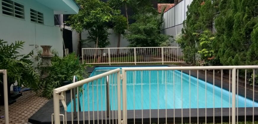 Rumah Lokasi Strategis di dalam Komplek Kemang Timur