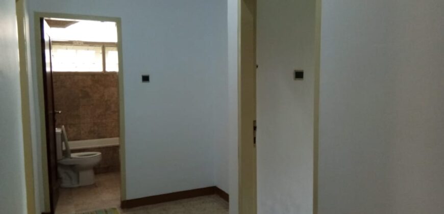 Rumah Lokasi Strategis di dalam Komplek Kemang Timur