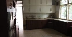 Rumah Lokasi Strategis di dalam Komplek Kemang Timur