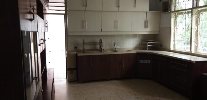 Rumah Lokasi Strategis di dalam Komplek Kemang Timur