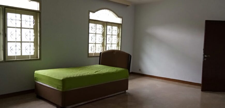 Rumah Lokasi Strategis di dalam Komplek Kemang Timur