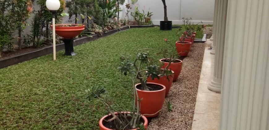 Rumah Lokasi Strategis di dalam Komplek Kemang Timur