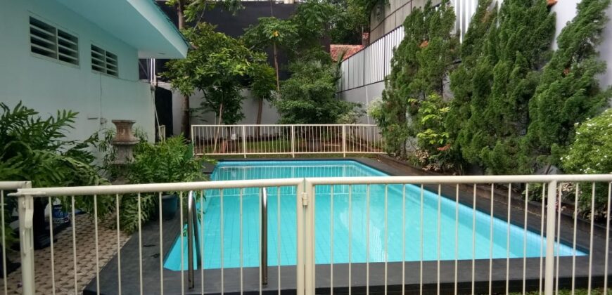 Rumah Lokasi Strategis di dalam Komplek Kemang Timur