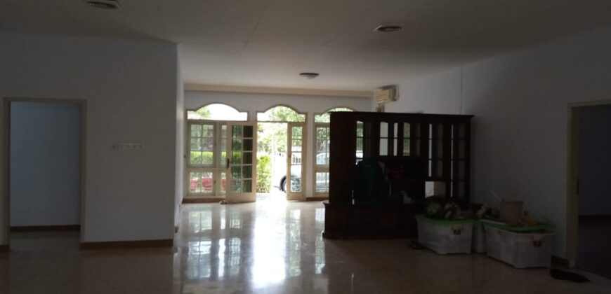 Rumah Lokasi Strategis di dalam Komplek Kemang Timur