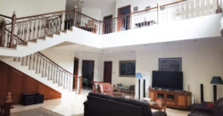 Rumah Taman Luas di Kenanga Ampera