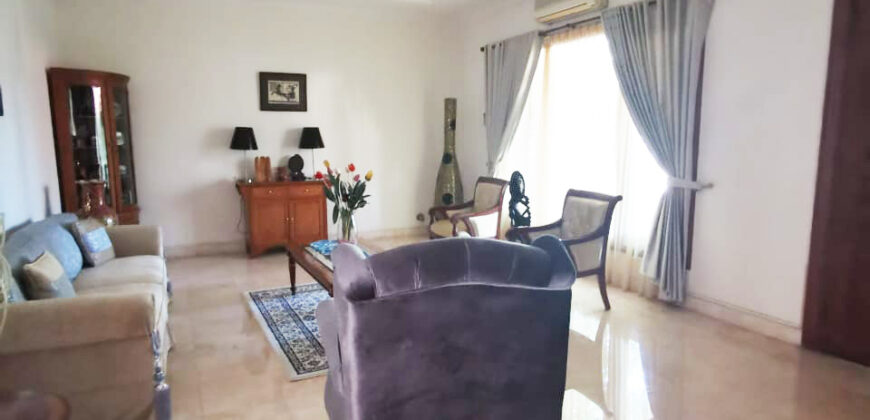 Rumah Taman Luas di Kenanga Ampera