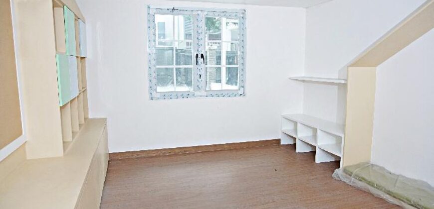 Rumah Mewah di Vassa Lake Lippo Cikarang