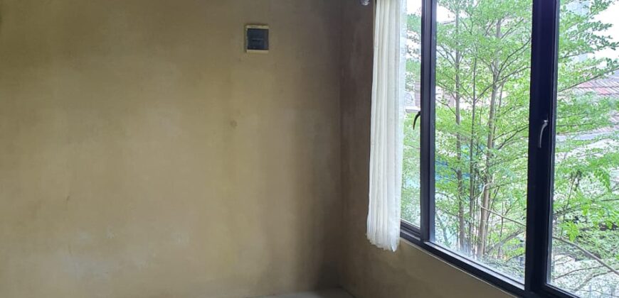 DIJUAL RUMAH UNIK DUA LANTAI DI VILLA MUTIARA GADING BEKASI