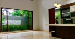 Rumah Modern di Kemang Selatan Posisi Hook