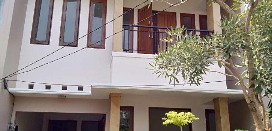 Rumah Modern Minimalis di kemang Timur