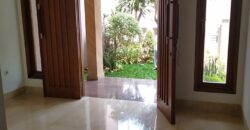Rumah Modern Minimalis di kemang Timur