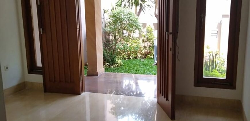 Rumah Modern Minimalis di kemang Timur