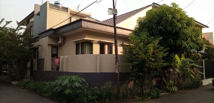 Exclusive Rumah Bintaro Jaya Sektor 9 Posisi Hook