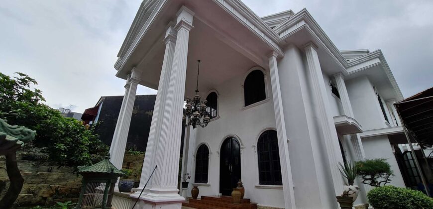 Rumah Mewah di Gudang Peluru Tebet