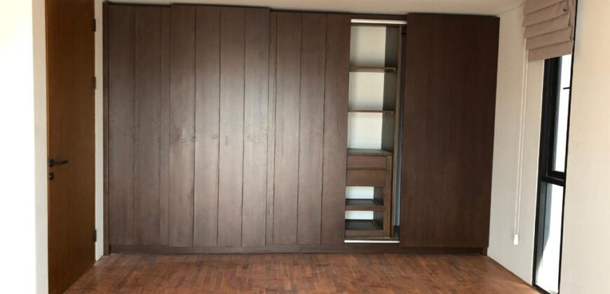 TOWNHOUSE ARCO KEMANG SEMI FURNISHED