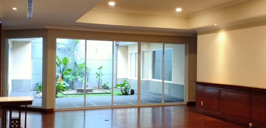 Disewakan Rumah Kebayoran Baru