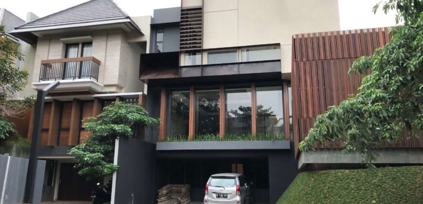 TOWNHOUSE ARCO KEMANG SEMI FURNISHED