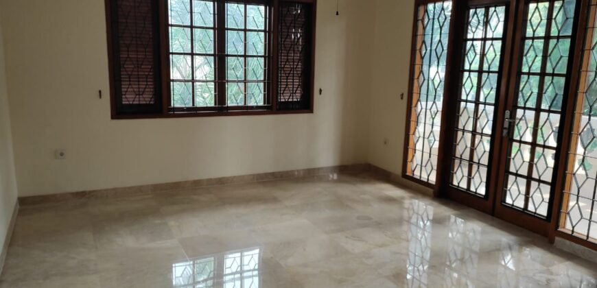 DISEWAKAN RUMAH KEMANG UTARA JAKARTA SELATAN