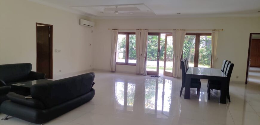 DISEWAKAN RUMAH KEMANG UTARA JAKARTA SELATAN