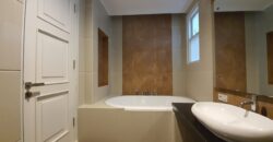 MODERN TROPICAL HOUSE RUMAH 2 ½ LANTAI DI AREA KEMANG