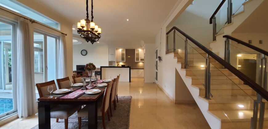 MODERN TROPICAL HOUSE RUMAH 2 ½ LANTAI DI AREA KEMANG