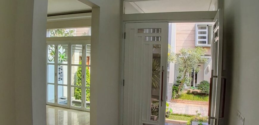 DIJUAL RUMAH ASRI MODERN DI KEMANG TIMUR DI EAST KEMANG RESIDENCE