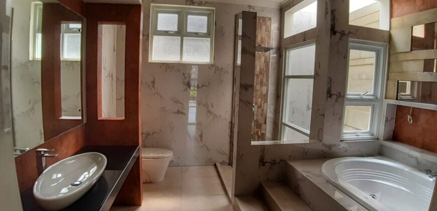DIJUAL RUMAH ASRI MODERN DI KEMANG TIMUR DI EAST KEMANG RESIDENCE