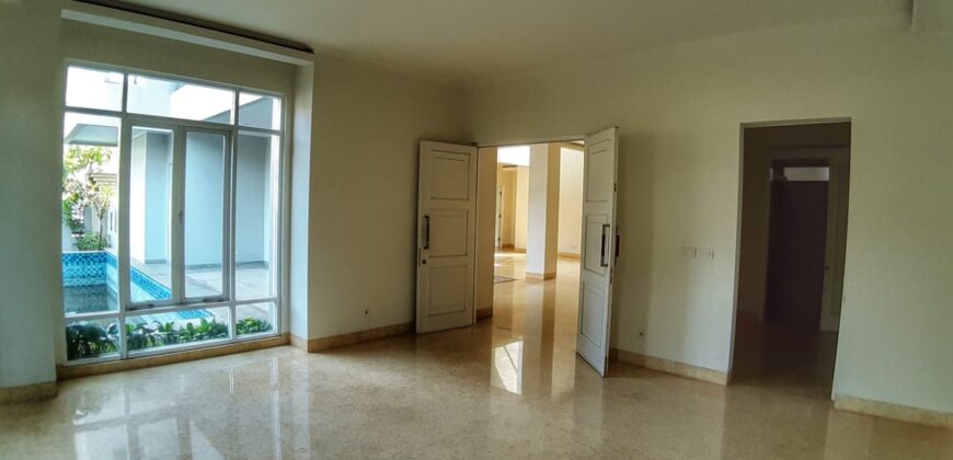 DIJUAL RUMAH ASRI MODERN DI KEMANG TIMUR DI EAST KEMANG RESIDENCE