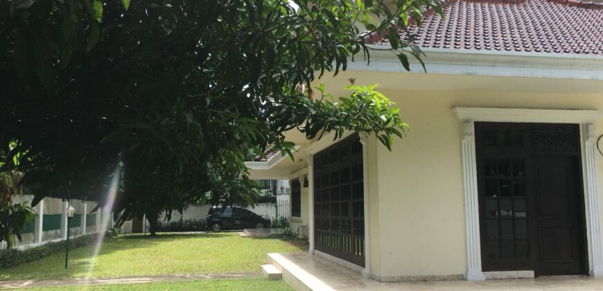 DIJUAL RUMAH ASRI DI KEBAYORAN BARU JAKARTA SELATAN