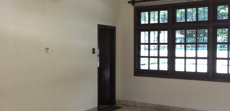 DIJUAL RUMAH ASRI DI KEBAYORAN BARU JAKARTA SELATAN