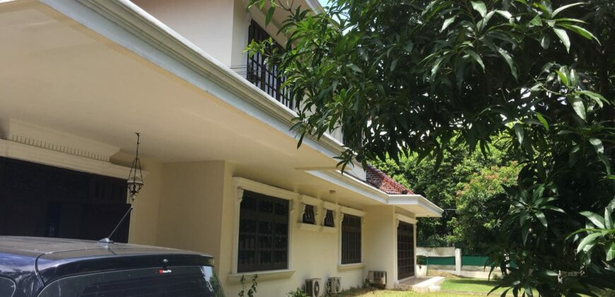 DIJUAL RUMAH ASRI DI KEBAYORAN BARU JAKARTA SELATAN