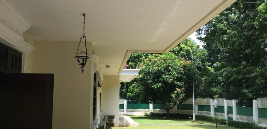 DIJUAL RUMAH ASRI DI KEBAYORAN BARU JAKARTA SELATAN