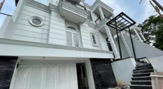 DIJUAL RUMAH MODERN ASRI DI KEBAYORAN BARU LOKASI STRATEGIS