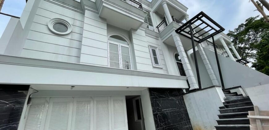 DIJUAL RUMAH MODERN ASRI DI KEBAYORAN BARU LOKASI STRATEGIS