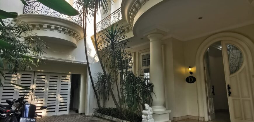 DISEWAKAN RUMAH TOWNHOUSE DI CILANDAK JAKARTA SELATAN