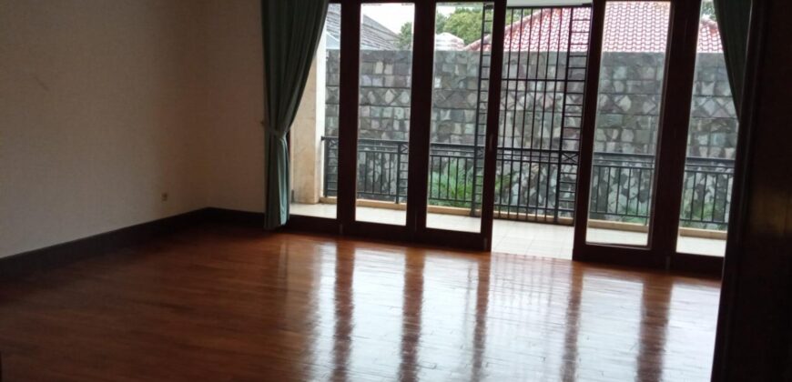 HOUSE CLASSIC STYLE IN KEBAYORAN BARU