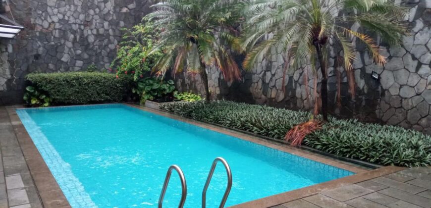 HOUSE CLASSIC STYLE IN KEBAYORAN BARU