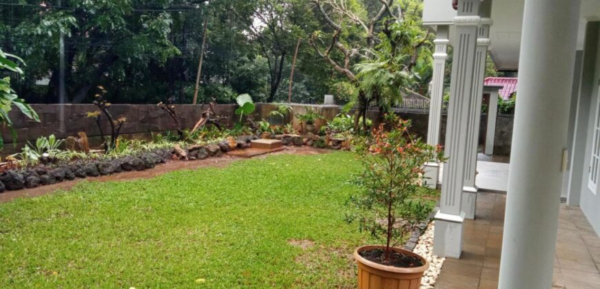 HIGH QUALITY AND SUPER PRESTIGE AREA KEBAYORAN BARU HOUSE