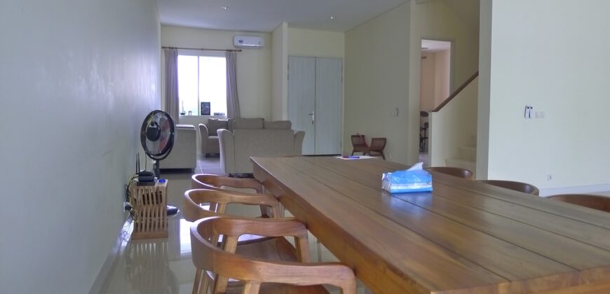 DISEWAKAN RUMAH DI JALAN ASEM JAKARTA SELATAN