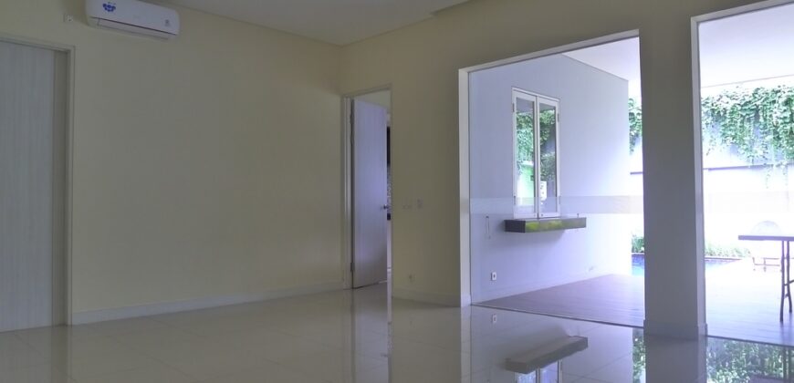 DISEWAKAN RUMAH DI JALAN ASEM JAKARTA SELATAN
