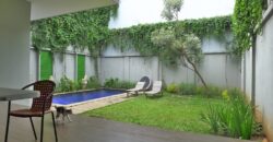 DISEWAKAN RUMAH DI JALAN ASEM JAKARTA SELATAN