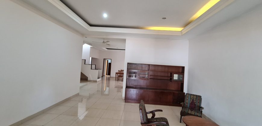 MODERN HOUSE WITH QUIET AND GOOD NEIGHBOURHOOD CILANDAK