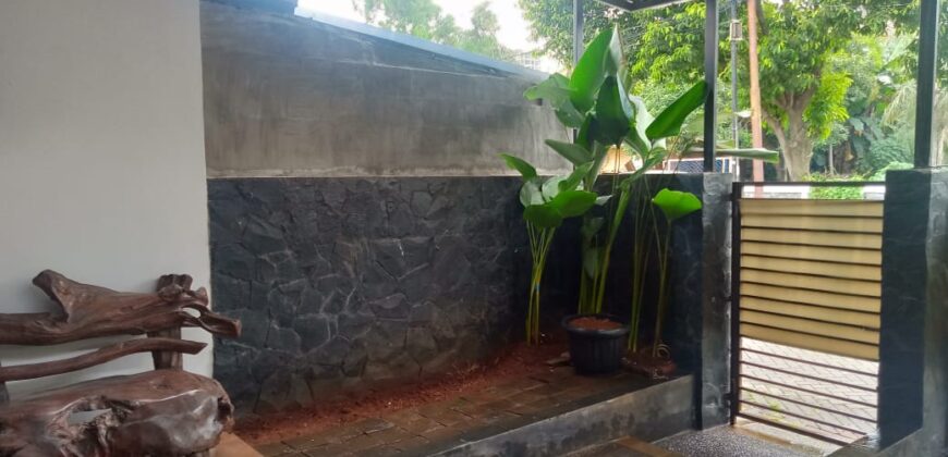MODERN HOUSE WITH QUIET AND GOOD NEIGHBOURHOOD CILANDAK