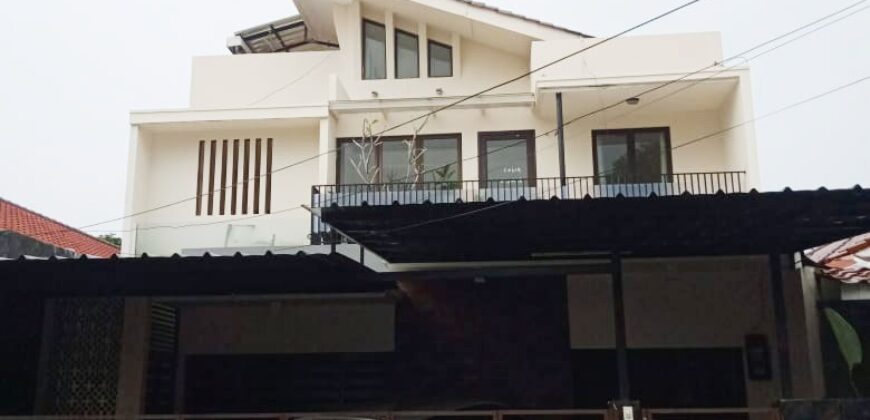 MODERN HOUSE WITH QUIET AND GOOD NEIGHBOURHOOD CILANDAK
