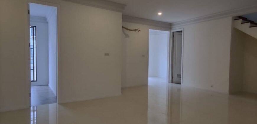 DIJUAL RUMAH TOWNHOUSE DI KEMANG TIMUR JAKARTA SELATAN
