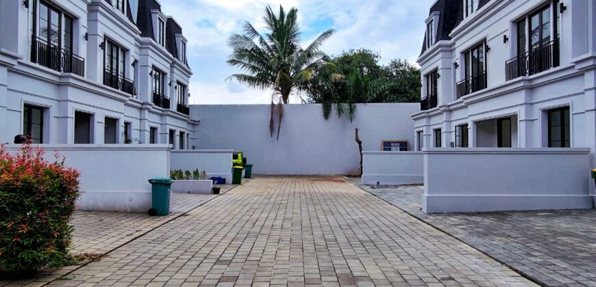 DIJUAL RUMAH TOWNHOUSE DI KEMANG TIMUR JAKARTA SELATAN